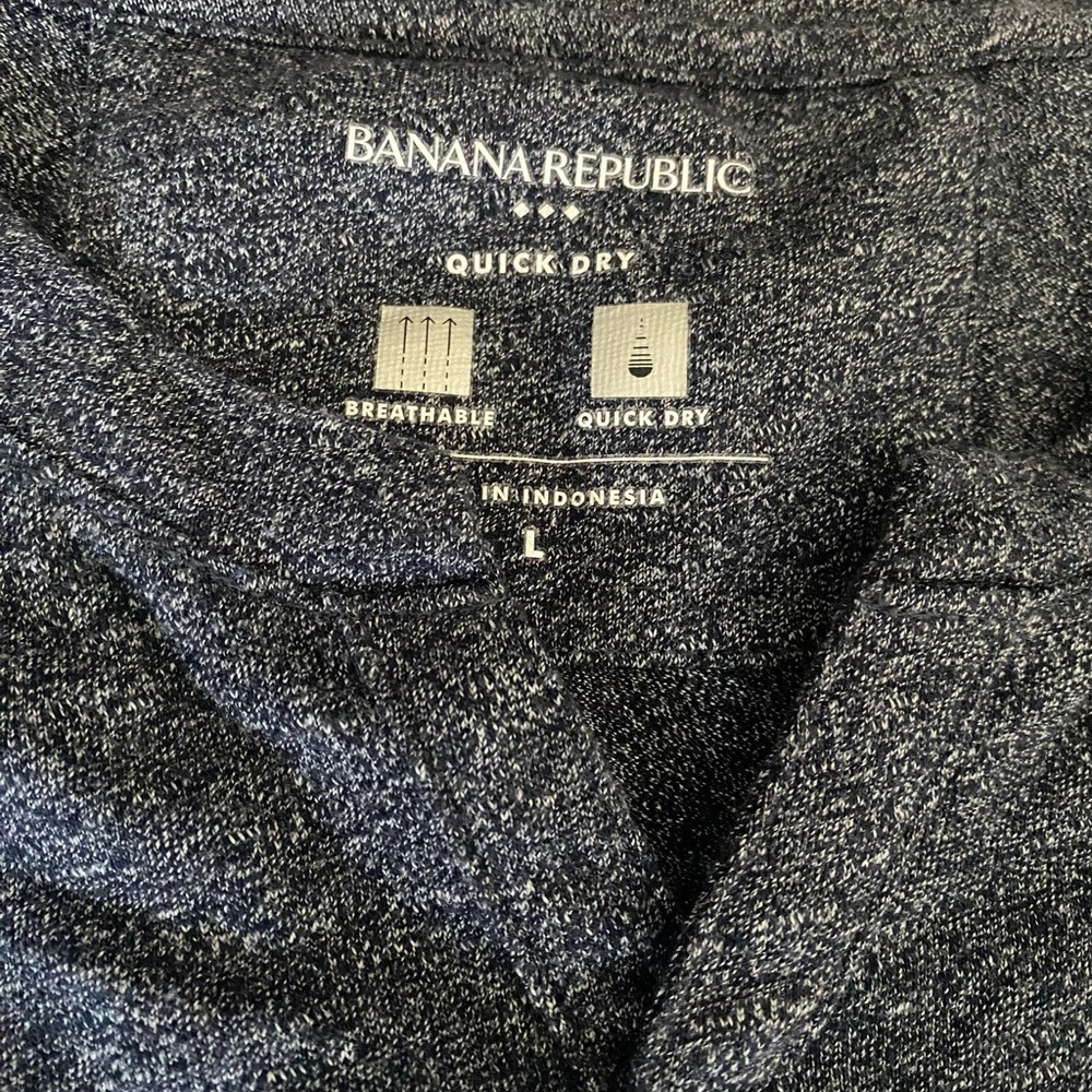 Banana Republic Charcoal Short Sleeve Tee - Picture 4 of 4